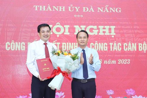 Ông Huỳnh Văn Nhạn giữ chức vụ Phó Chủ nhiệm Ủy ban Kiểm tra Thành ủy