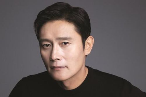 Lee Byung Hun trở lại 'cực đỉnh', khán giả 'choáng' trước pha diễn xuất ở tầm cao mới