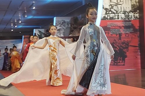 Thêm những khám phá thú vị về sen