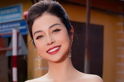 Ngắm nhan sắc mặn mà của Hoa hậu Jennifer Phạm