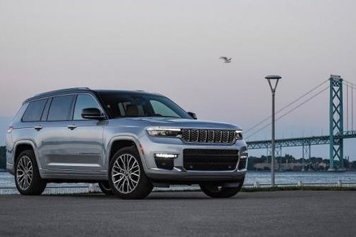 Triệu hồi 14 xe Jeep Grand Cherokee L tại Việt Nam vì lỗi liên quan đến trục lái