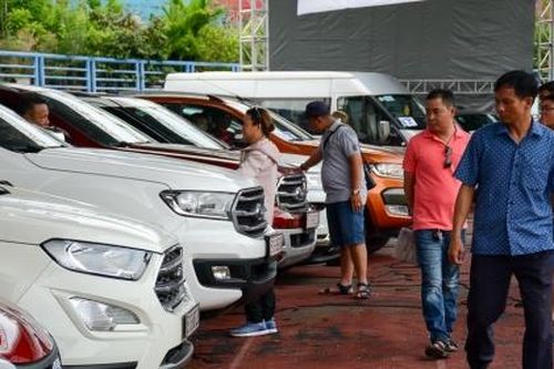 Thị trường xe cũ sôi động trước ngày định danh biển số