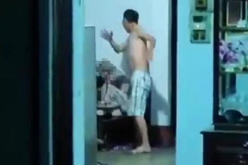 Đà Nẵng: Nghịch tử ra tay đánh đập mẹ ruột 81 tuổi vì không ăn cháo