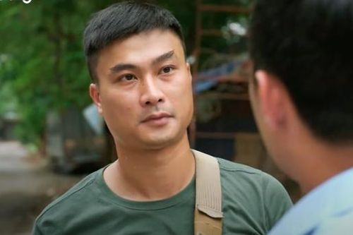 'Làng trong phố' tập 11: Hiếu (Duy Hưng) xử tên yêu râu xanh quấy rối vợ