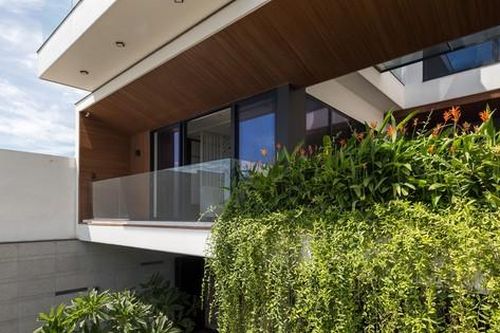 Mê mẩn căn nhà 'mặt trời mọc' nằm trên biển Đà Nẵng