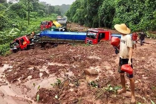 Tìm thấy thi thể tài xế người Việt tử vong trong vụ sạt lở tại Lào