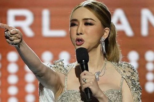 Bê bối ở Hoa hậu Hoàn vũ Indonesia và trái đắng của nữ tỷ phú chuyển giới