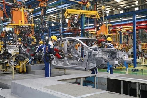 Tiêu thụ ô tô sản xuất trong nước giảm dù được ưu đãi 50% phí trước bạ