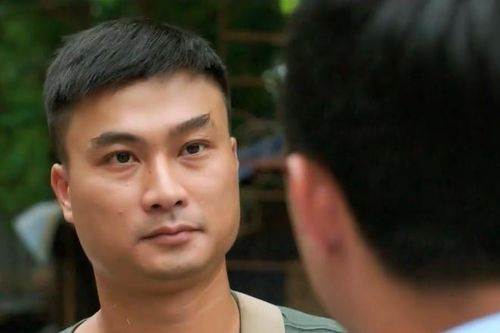 'Làng trong phố' tập 11: Hiếu xử lý sếp 'yêu râu xanh' của vợ