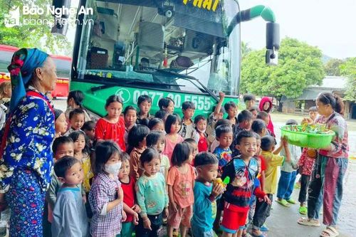 Huyện Kỳ Sơn kêu gọi học sinh từ miền Nam trở về chuẩn bị năm học mới