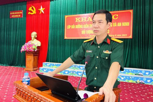 Bồi dưỡng kiến thức quốc phòng - an ninh cho cán bộ, giáo viên Hương Sơn