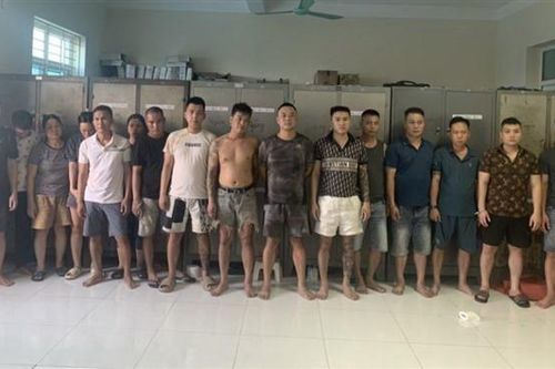 Triệt phá ổ nhóm đánh bạc trên sông Hồng, bắt giữ 16 đối tượng
