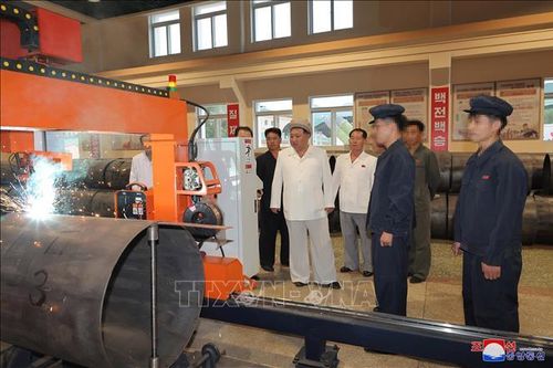Nhà lãnh đạo Triều Tiên kêu gọi cải thiện năng lực sản xuất tên lửa