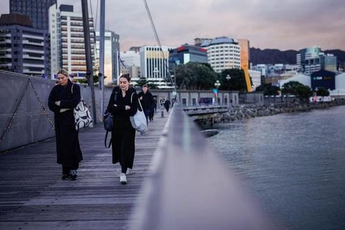 New Zealand dỡ bỏ các biện pháp hạn chế COVID-19 cuối cùng