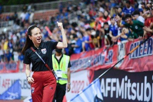 Trưởng đoàn Madam Pang tham gia tranh cử Chủ tịch LĐBĐ Thái Lan