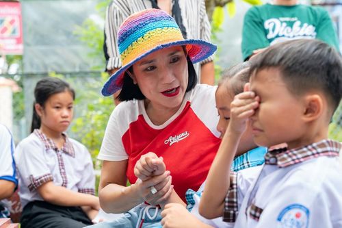 Cát Tường: 'Vì làm mẹ, tôi thấu hiểu nỗi lòng khi không cho con điều kiện tốt'