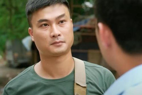 'Làng trong phố' tập 11: Hiếu âm thầm 'xử lý' sếp của vợ