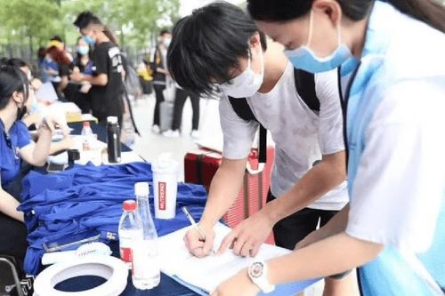 Tân sinh viên cần cảnh giác 3 điều