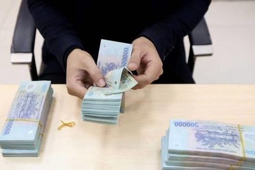 Lãi suất tiền gửi ngân hàng xuống thấp, công ty chứng khoán 'tranh thủ' nguồn vốn từ nhà đầu tư