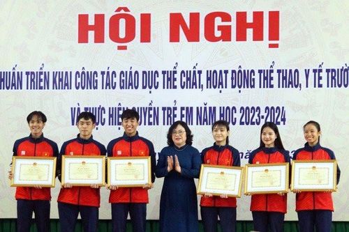 Quan tâm nhiều hơn đến sức khỏe tinh thần của học sinh