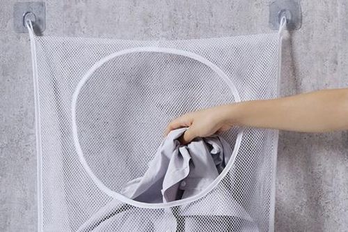 Vật dụng không chiếm nhiều diện tích sàn và là lựa chọn tốt cho những phòng tắm nhỏ mà bạn nên cân nhắc sử dụng
