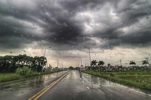 Dự báo thời tiết ngày mai 15/8: Cảnh báo mưa lớn trên diện rộng, nguy cơ lũ quét, sạt lở đất có thể xảy ra