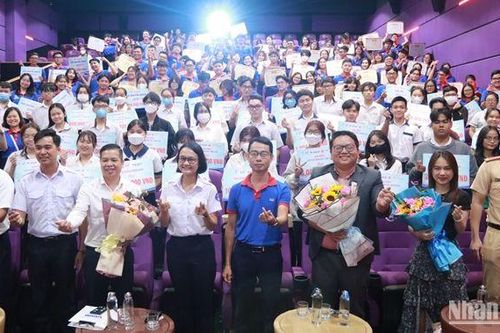 Thành phố Hồ Chí Minh: Hơn 90 nghìn lượt thí sinh được 'tiếp sức' trong mùa thi