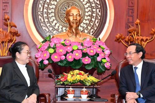 Không ngừng vun đắp quan hệ hữu nghị đặc biệt Việt Nam-Lào