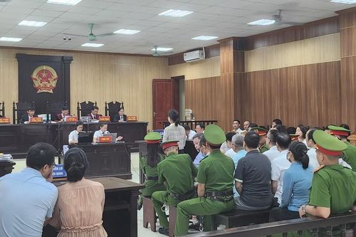 Mở lại phiên tòa xét xử giám đốc sở 'thông thầu' mua đồ dùng dạy học