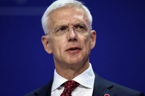 Thủ tướng Latvia tuyên bố từ chức