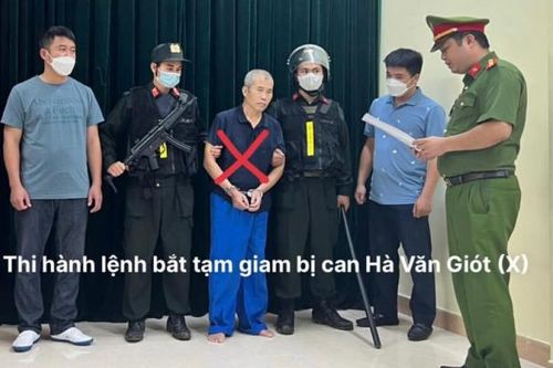 Bắt đối tượng nhốt 2 cán bộ Công an trong nhà rồi gọi người dân đến xem