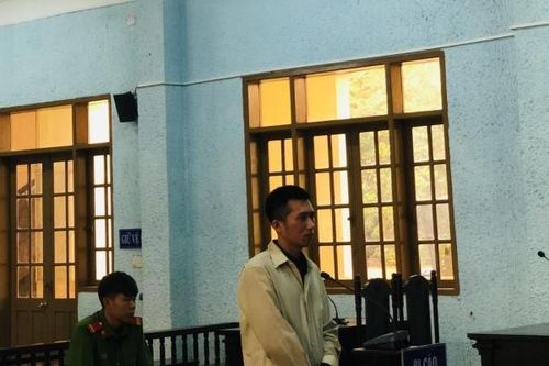 Gia Lai: Anh bị đánh vì không nghe điện thoại, em cầm dao đâm bạn anh trọng thương