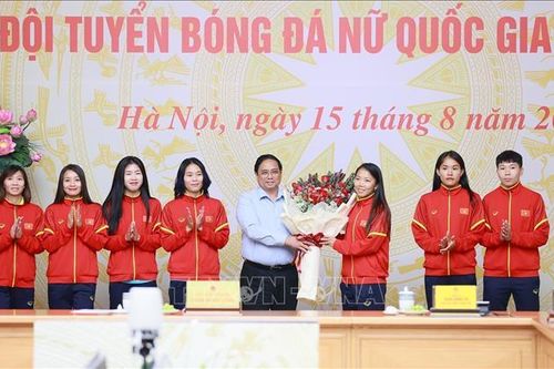 Thủ tướng Phạm Minh Chính gặp mặt, biểu dương Đội tuyển Bóng đá nữ quốc gia trở về sau World Cup