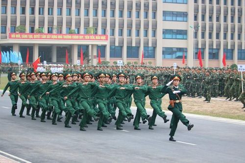Kiến nghị sửa đổi chính sách để sĩ quan hưởng lương hưu tối đa