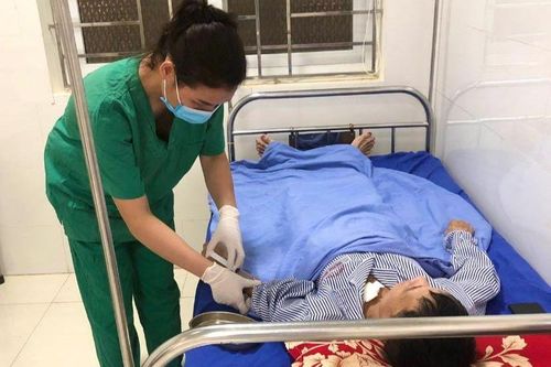 Sốt 5 ngày liên tục, đi khám phát hiện nhiễm vi khuẩn 'ăn thịt người'