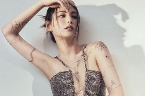 Mỹ nhân Hàn đẹp nhất thế giới xóa hình xăm khắp cơ thể