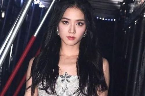Thần tượng có ngoại hình xuất sắc nhất Kpop: BlackPink hạng thấp bất ngờ