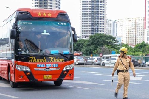 Hà Nội: CSGT đồng loạt ra quân xử lý xe khách và container vi phạm giao thông