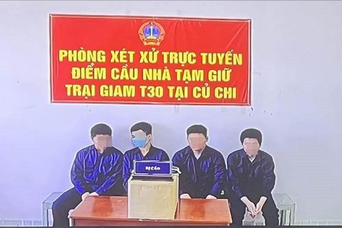 Băng cướp 'nhí' đe dọa nạn nhân bằng súng nhựa