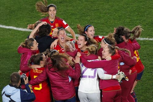 Tây Ban Nha tạo lịch sử khi lần đầu tiên vào chung kết World Cup