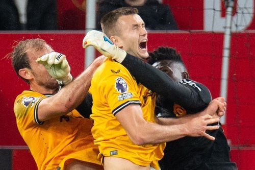 Trọng tài thừa nhận MU đáng bị thổi phạt đền trước Wolves
