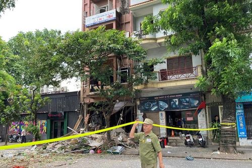 Nổ khí gas tại quán lẩu trên đường Yên Phụ, nhiều người bị thương