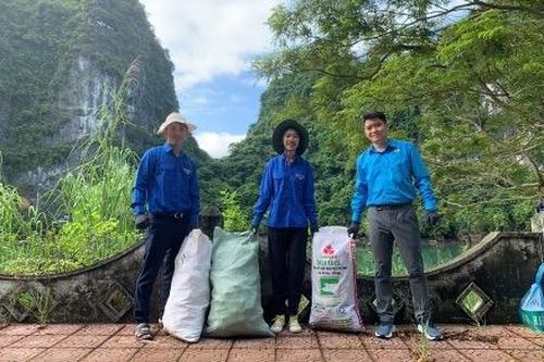 Tuổi trẻ VKSND huyện Cát Hải tham gia chiến dịch tình nguyện 'Kỳ nghỉ hồng'