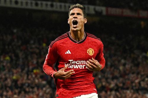 Varane ghi bàn nhưng Onana mới là 'Quỷ đỏ' nổi bật nhất