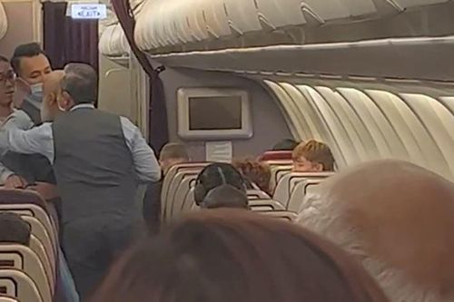 Buộc tội hành khách gây rối trên máy bay của Malaysia Airlines