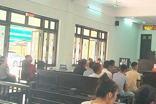 Bị hại bỏ về giữa chừng, một phiên tòa ở Huế phải hoãn