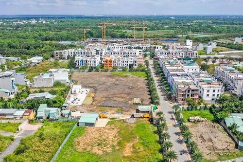 PGS.TS Ngô Trí Long: 'Chính sách gói tín dụng 120.000 tỷ đồng không khả thi'