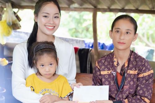 Á hậu Đào Hiền về Nghệ An, tiết lộ kế hoạch dùng tiền thưởng hậu đăng quang
