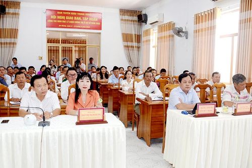 Tăng cường giáo dục lý luận chính trị ở cơ sở