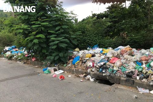 Bao giờ xử lý dứt điểm bãi rác gây mất mỹ quan đô thị?